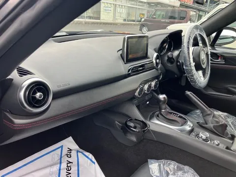 Mazda MX-5 (Roadster)
