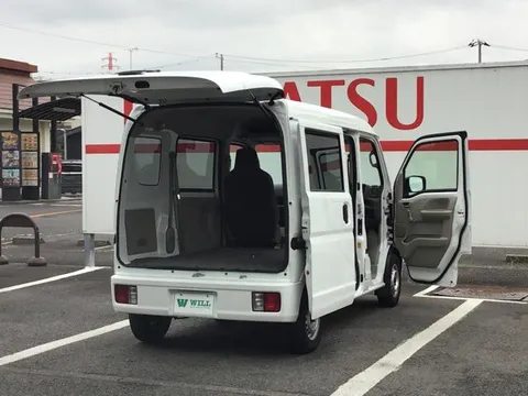 Mitsubishi Minicab Van