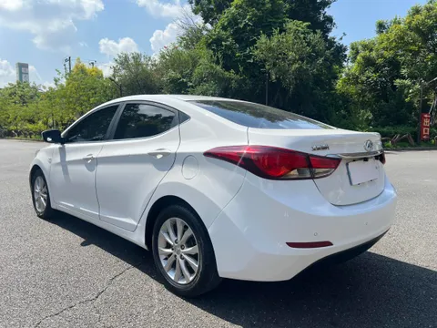 Hyundai Elantra (Avante)