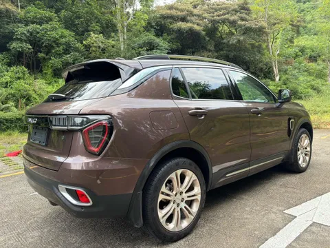 Lynk & Co 01