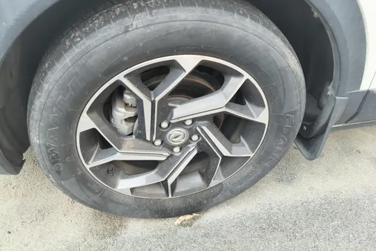 Dongfeng AX7