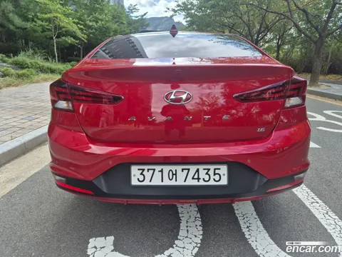 Hyundai Elantra (Avante)