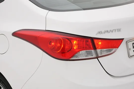 Hyundai Elantra (Avante)