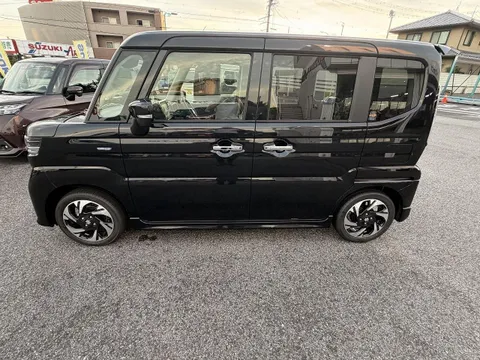 Suzuki Spacia Custom