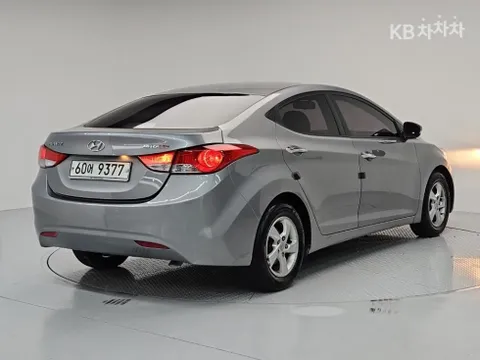 Hyundai Elantra (Avante)