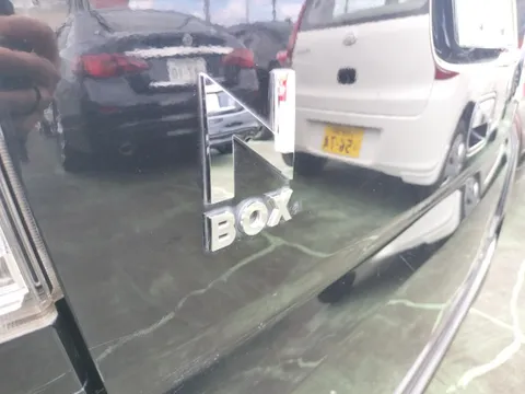 Honda N-BOX Custom