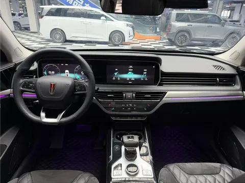 Hongqi HS5