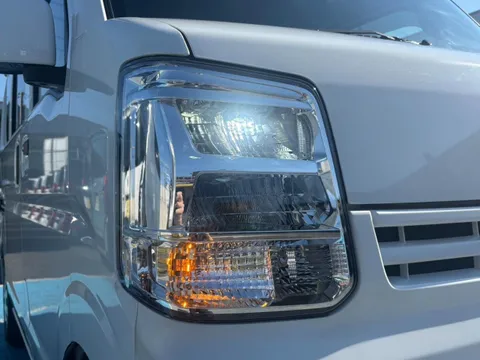 Nissan Clipper Van