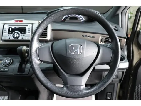 Honda Freed Spike