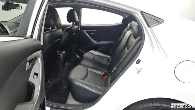 Hyundai Elantra (Avante)