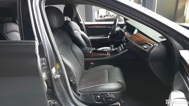 Genesis G90 (EQ900)