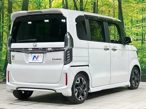 Honda N-BOX Custom