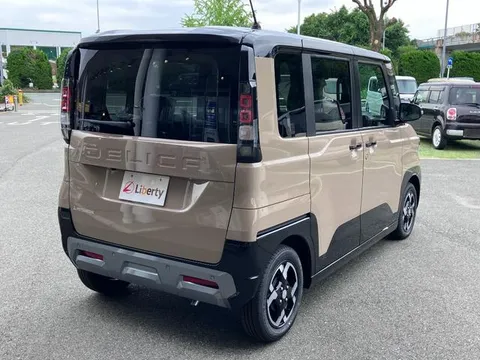 Mitsubishi Delica Mini