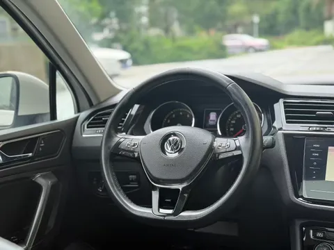 Volkswagen Tiguan L
