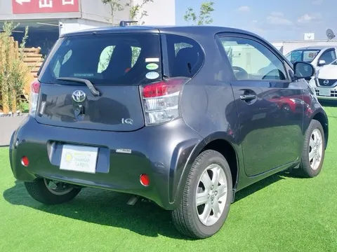 Toyota iQ