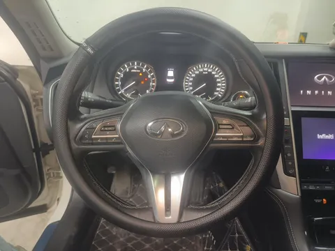 Infiniti Q50L