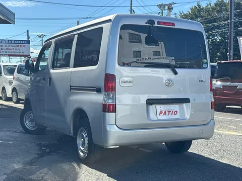 Toyota TownAce Van