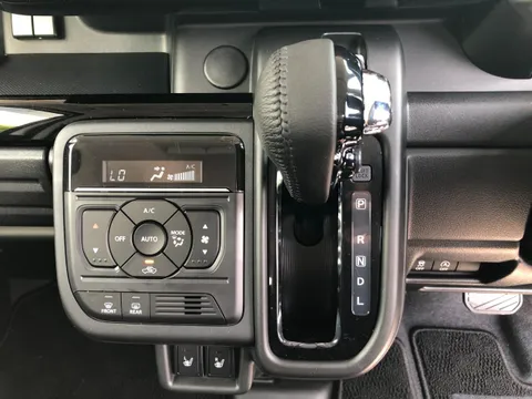 Suzuki Spacia Custom