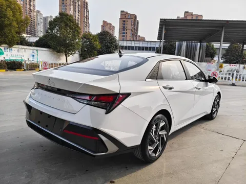 Hyundai Elantra (Avante)