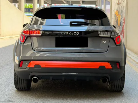 Lynk & Co 02