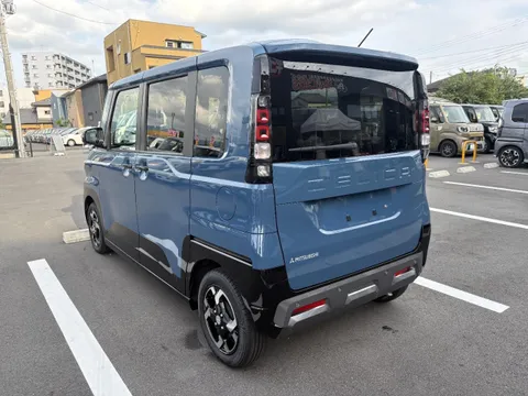 Mitsubishi Delica Mini
