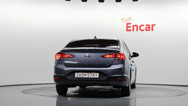 Hyundai Elantra (Avante)