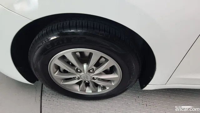 Hyundai Elantra (Avante)