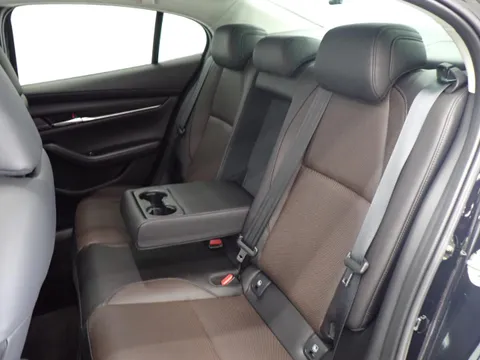 Mazda MAZDA3 Sedan
