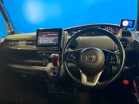 Honda N-BOX Custom