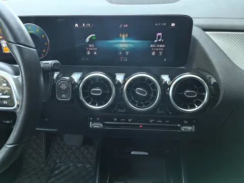 Mercedes-Benz Mercedes-Benz GLA