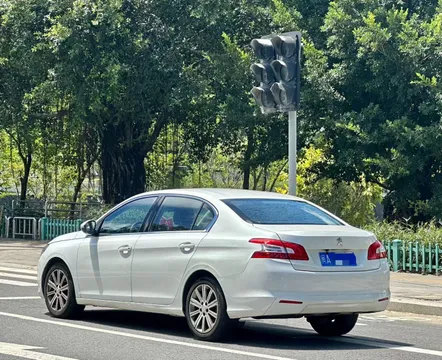 Peugeot 408