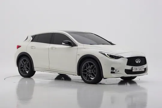 Infiniti Q30
