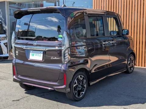 Honda N-BOX Custom