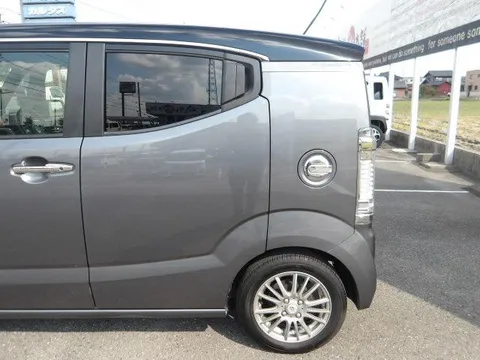 Honda N-BOX Slash