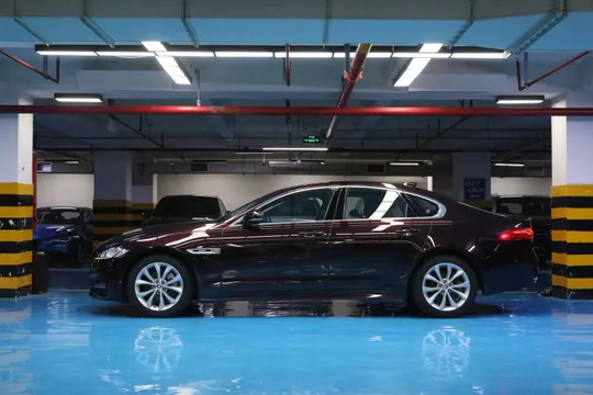 Jaguar XF