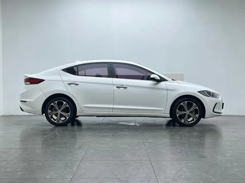 Hyundai Elantra (Avante)