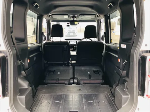 Toyota Pixis Mega