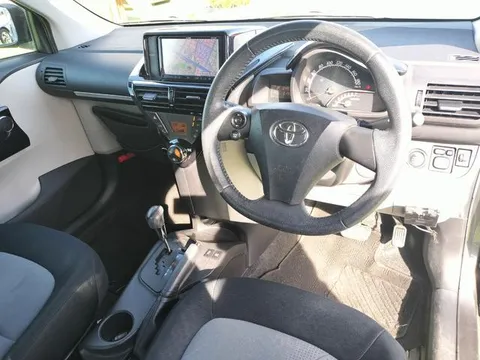 Toyota iQ