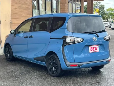Toyota Sienta