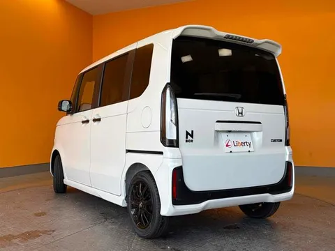 Honda N-BOX Custom