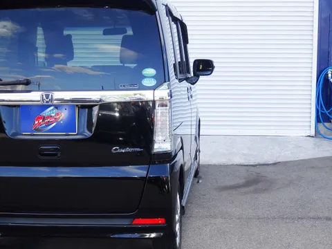 Honda N-BOX Custom