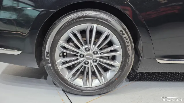 Genesis G90 (EQ900)