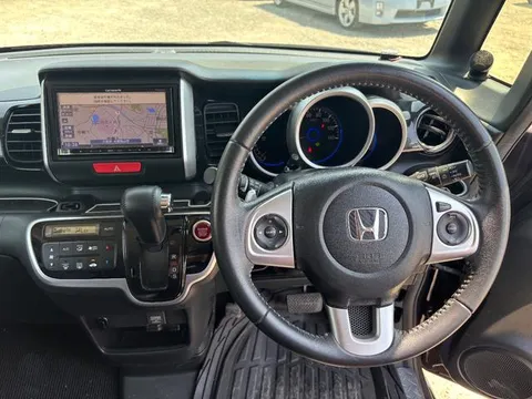 Honda N-BOX Custom