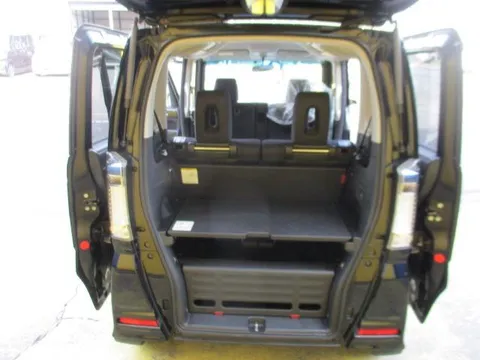 Honda N-BOX Plus Custom