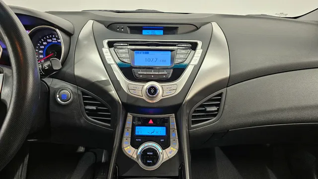 Hyundai Elantra (Avante)