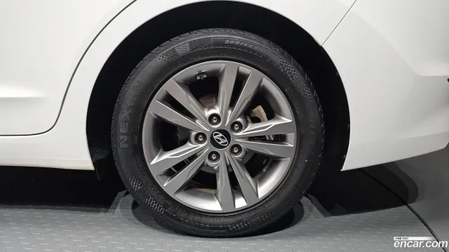 Hyundai Elantra (Avante)