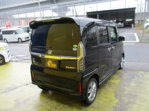 Honda N-BOX Custom