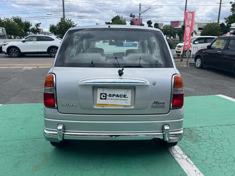 Daihatsu Mira Gino