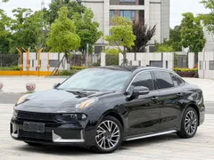 Lynk & Co 03