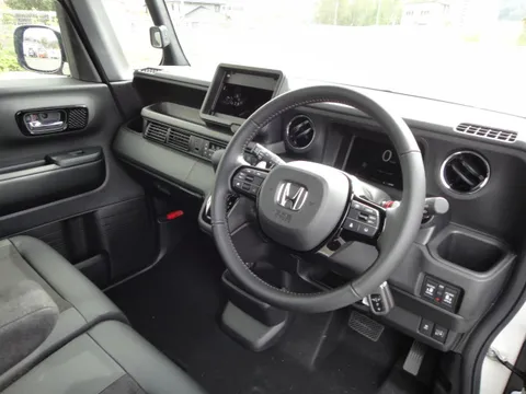 Honda N-BOX Custom